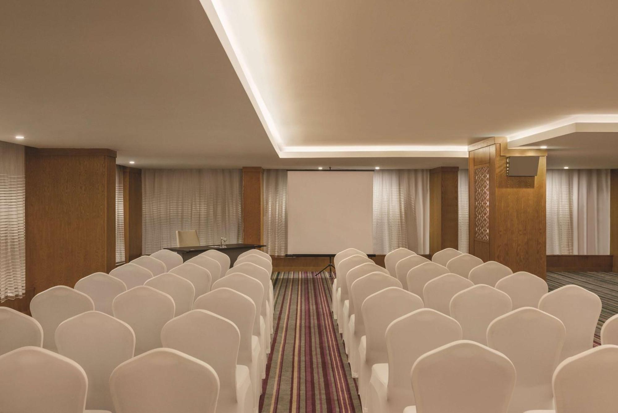 Hotel Vivid Hotel, A Member Of Radisson Individuals 5*