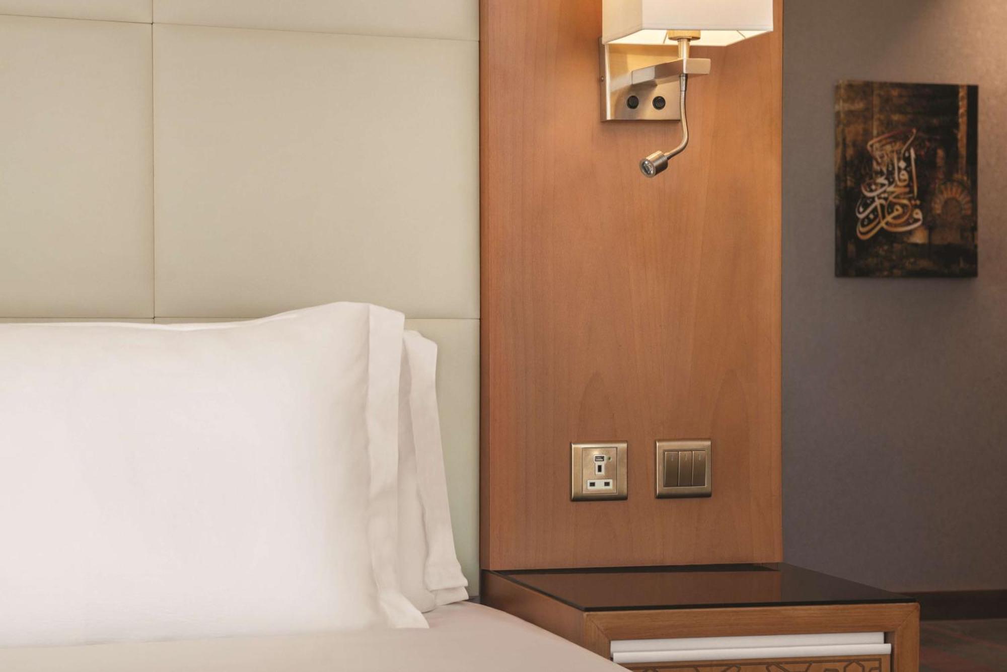 Vivid Hotel, A Member Of Radisson Individuals Hotel 5*